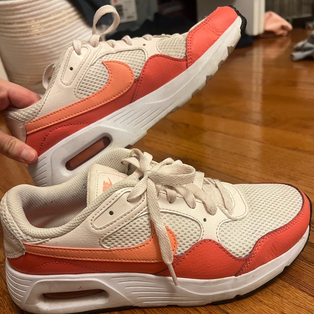 Women’s Nike SC pink sneakers!